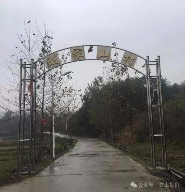 ʦ